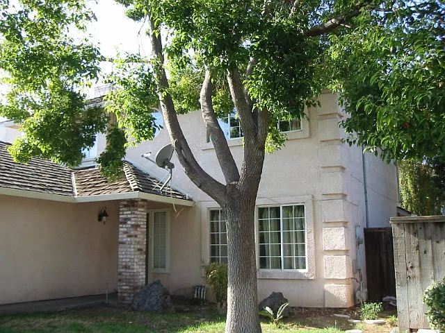 3 bed, 2.5 bath, 1849 sqft, $2,550 — Photo 4