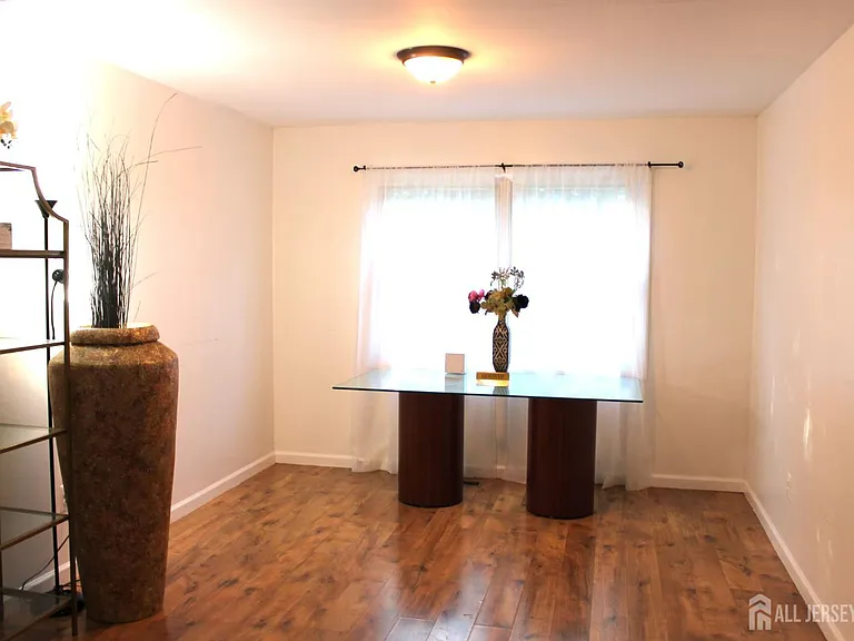 39 Independence Ct — Photo 9