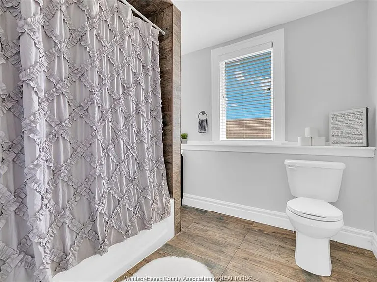 1341 McKay Ave — Photo 15