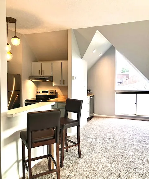 3250 Columbia Pkwy #3 — Photo 9