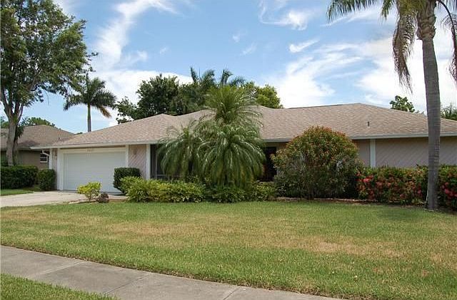 1st image of 2437 Pine Woods Cir