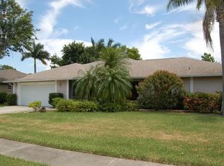 2437 Pine Woods Cir, Naples, FL 34105
