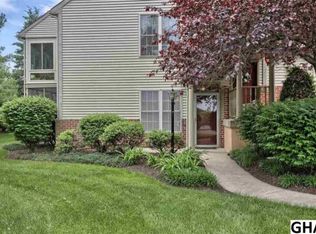 33 Sterling Ct, Hershey, PA 17033