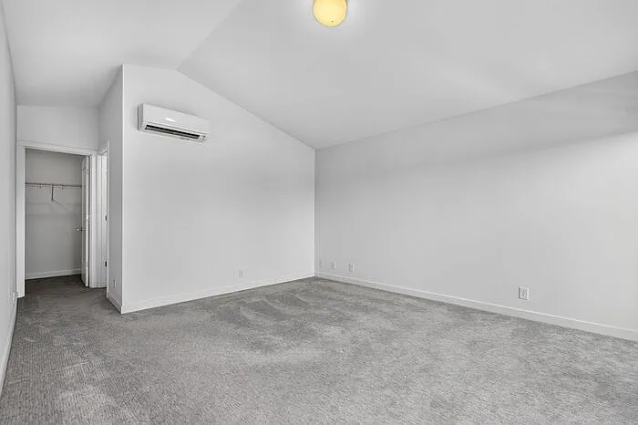 3819 S Cloverdale St — Photo 37