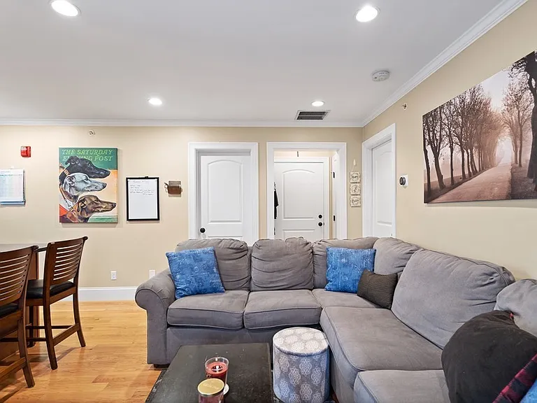 75 Pine St #31 — Photo 7