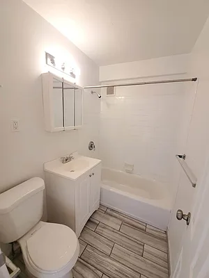 Rented by Smart NY Realty LLC | media 6