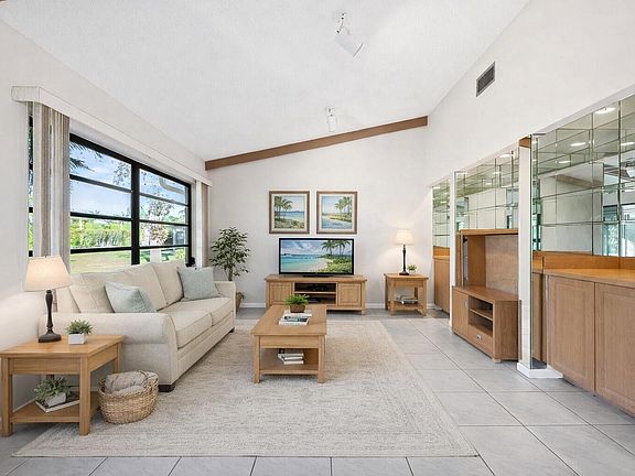 4th image of 6053 Petaluma Drive