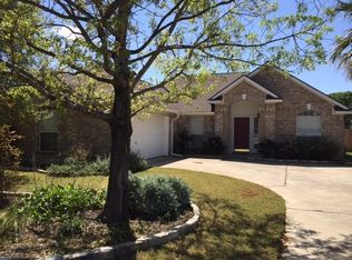 716 Meadow View Dr, Leander, TX 78641
