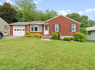 318 Brookcrest Dr, Endwell, NY 13760