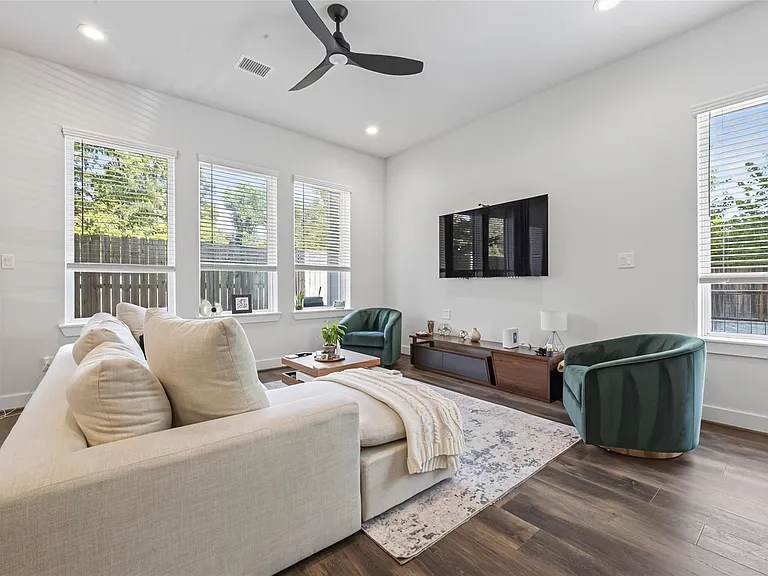 5737 White Magnolia St — Photo 6