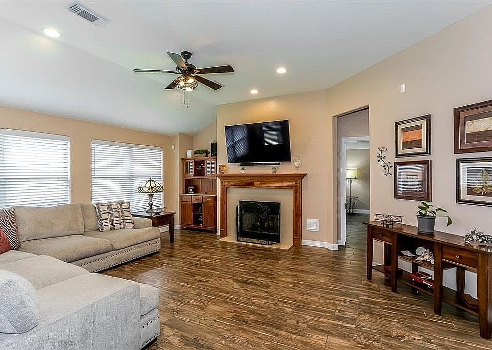 1st image of 6111 Weisinger Dr