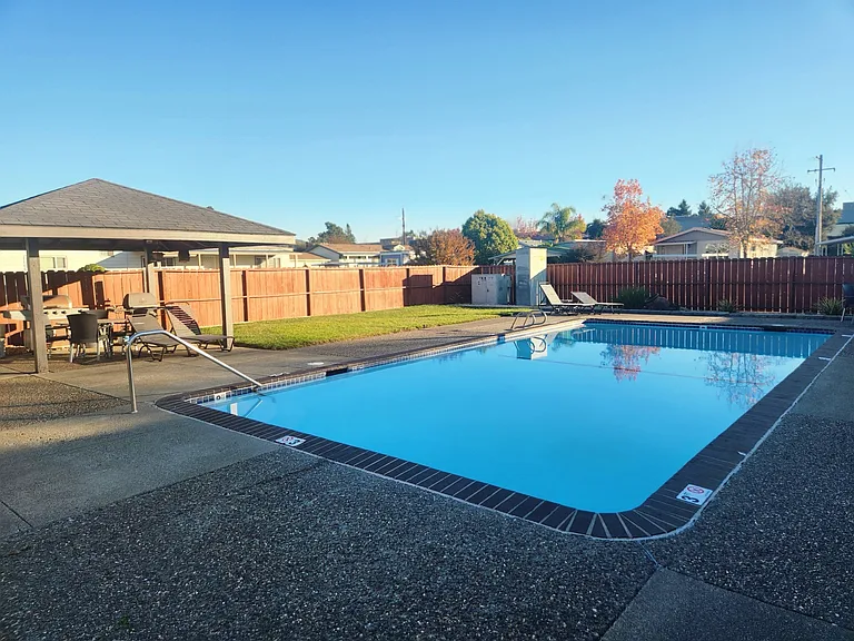 Pool (Residents Only)