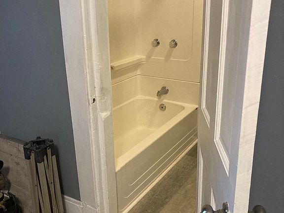 3rd image of 243 Pine St #3