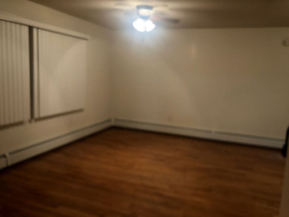 1st image of 13104 Farmers Blvd Fl 2