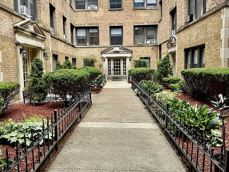 3400 W Carmen Ave #G — Photo 1