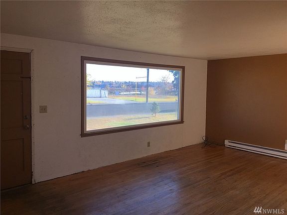 3rd image of 120 W Northshore Dr