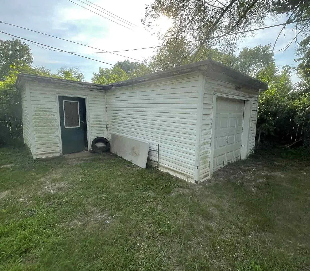 3 bed, 925 sqft, $975 — Photo 2
