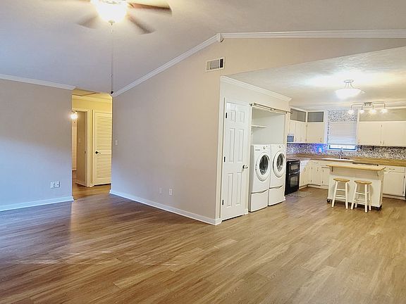 5th image of 1661 Twin Lakes Cir