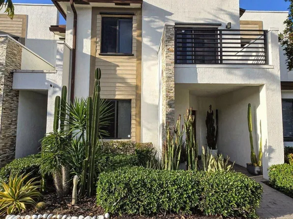 315 NE 208th Ter, Miami, FL 33179