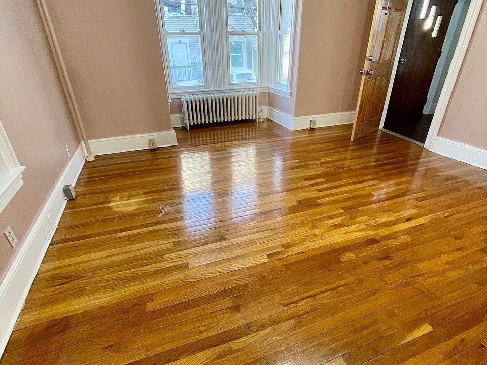 1st image of 29 Astor St Floor 1