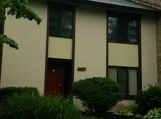 9718 Shadow Oak Dr, Gaithersburg, MD 20886