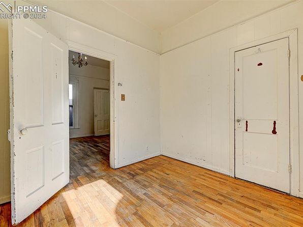 colorado-springs-colorado-243806642 picture