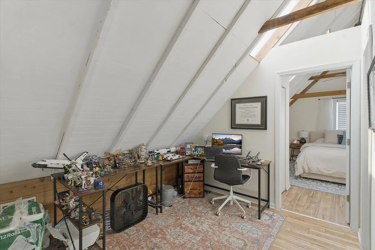 3 bed, 2.0 bath, $4,000 — Photo 3