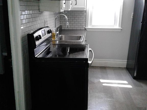 3rd image of 888 Elmwood Ave #1