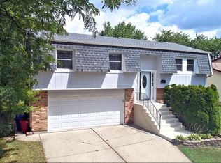 84 W Nevada Ave, Glendale Heights, IL 60139