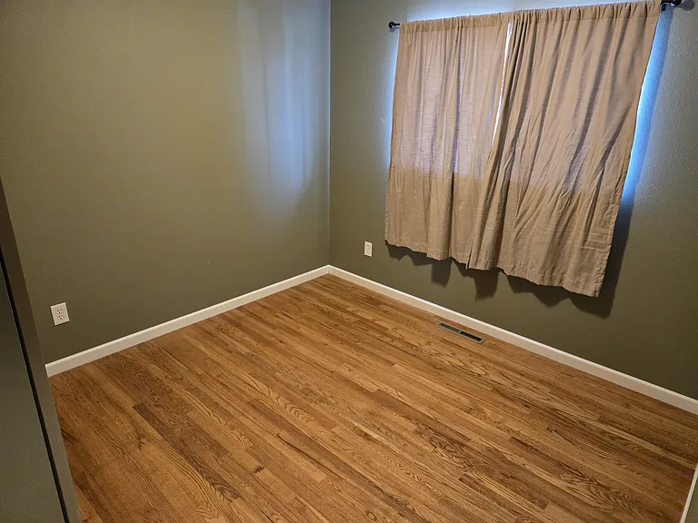 837 Hayden Dr — Photo 12
