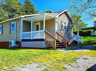 18 Eisenhower St, Berkeley Springs, WV 25411