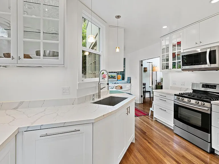 2903 Russell St — Photo 17