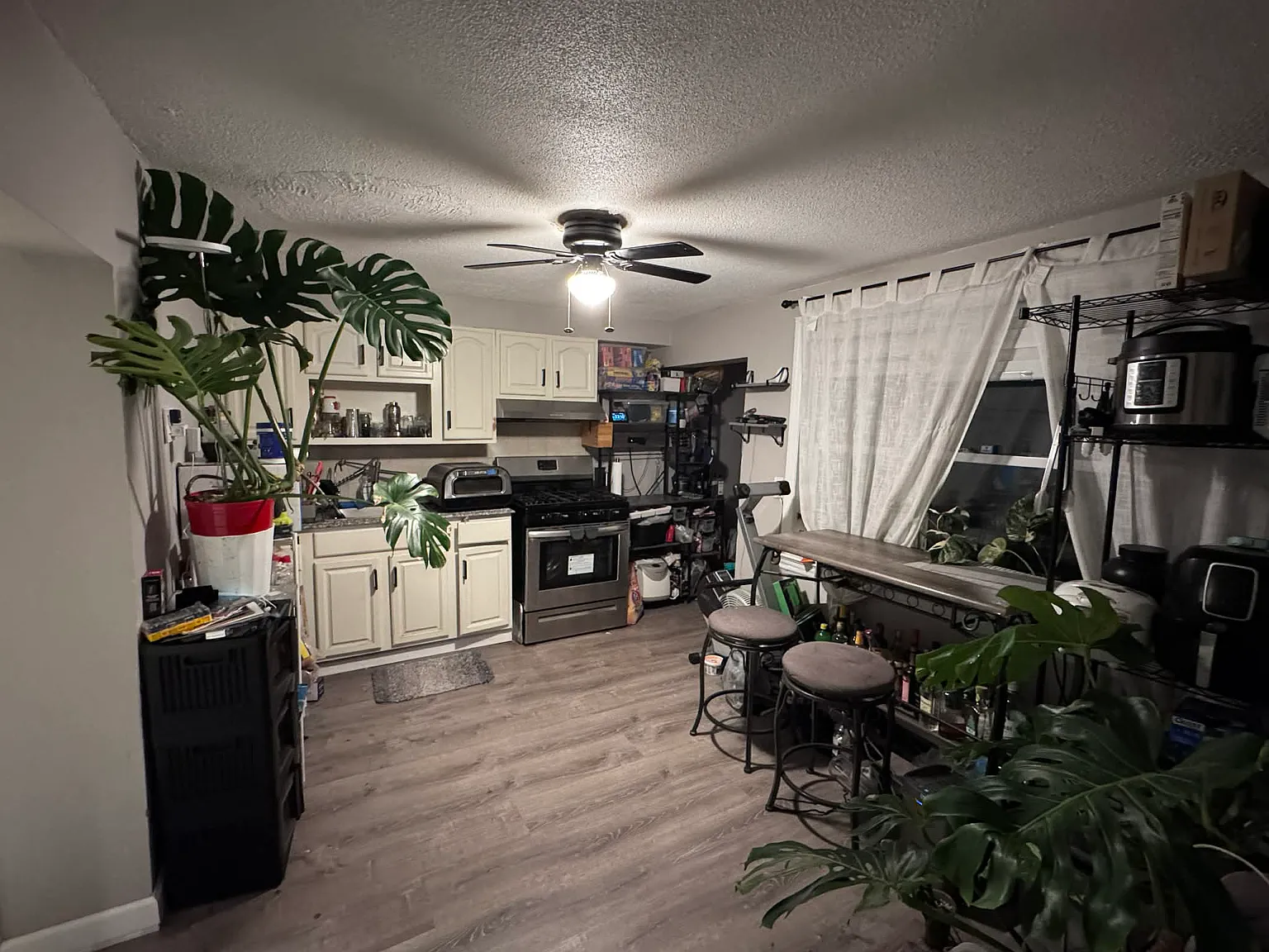 2 bed, $2,300 — Photo 3