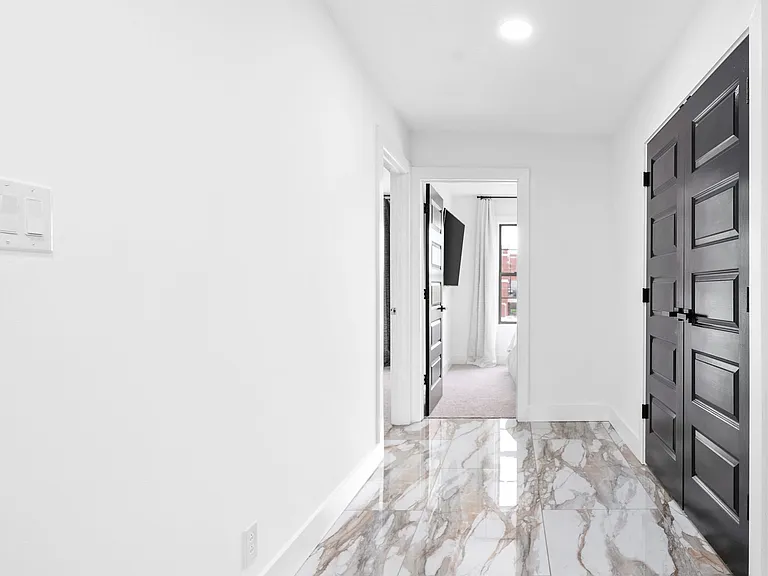 416 Franklin St — Photo 16