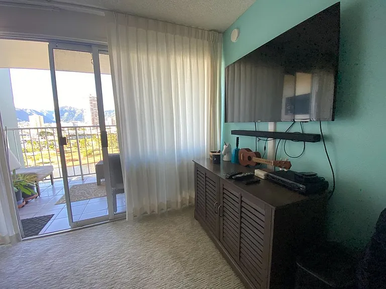 2211 Ala Wai Blvd — Photo 4