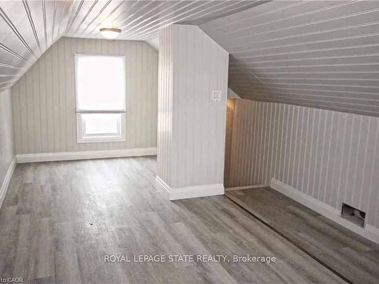 1356 Upper Wellington St — Photo 9