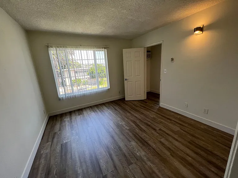 9344 National Blvd — Photo 11