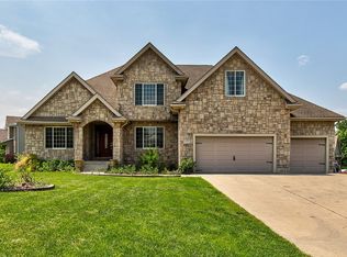 5205 Waterfront Ct, Pleasant Hill, IA 50327