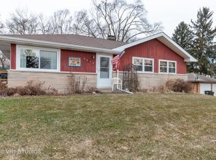 9813 Hillview Ave, Fox River Grove, IL 60021