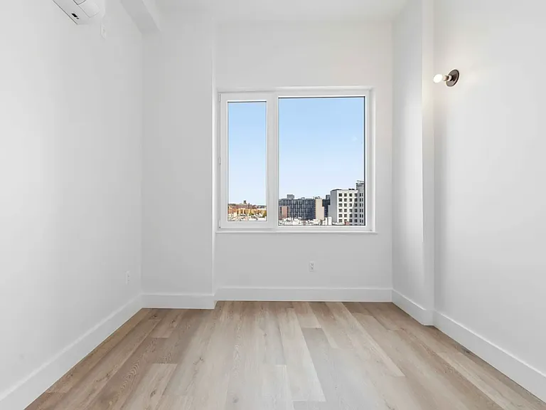 89-25 162nd St #303 — Photo 10