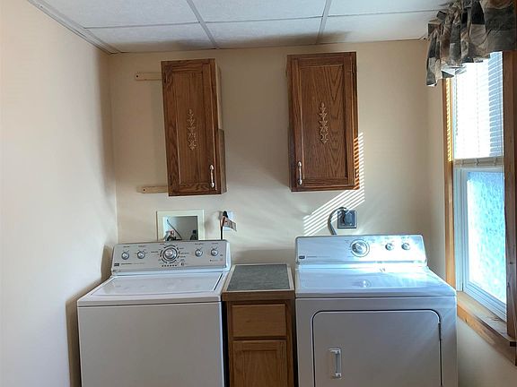 3rd image of 154 1st St