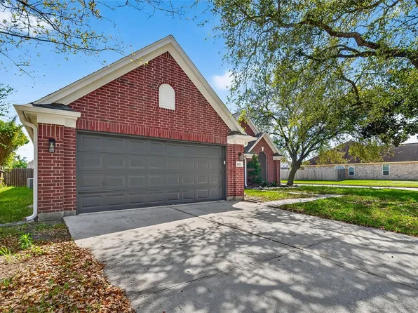 8102 Blue Jay St, Baytown, TX 77523
