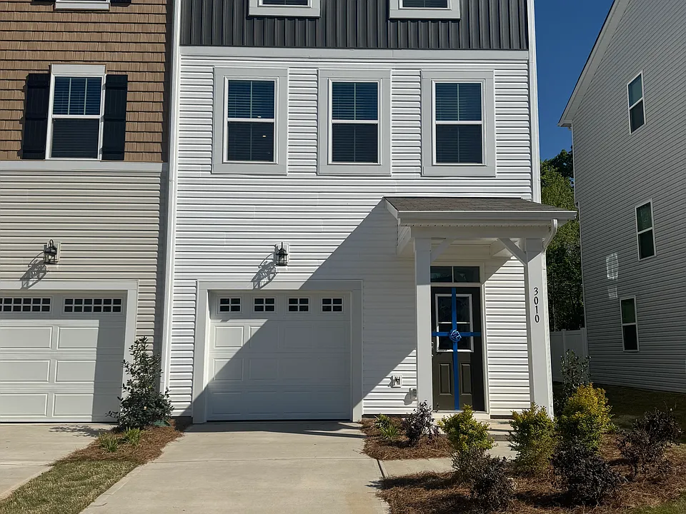 3010 Pirates Pl