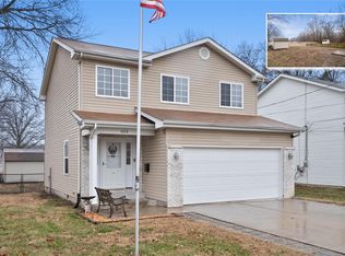 604 Cherry St, Lebanon, IL 62254