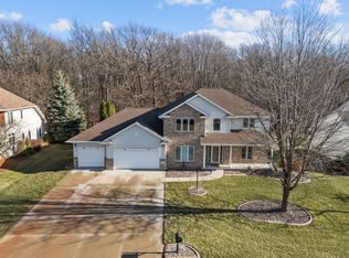 N8946 Sugar Maple Way, MENASHA, WI 54952
