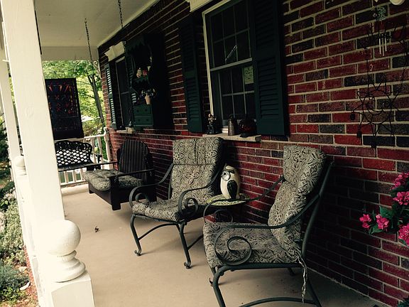 left side of 40ft porch