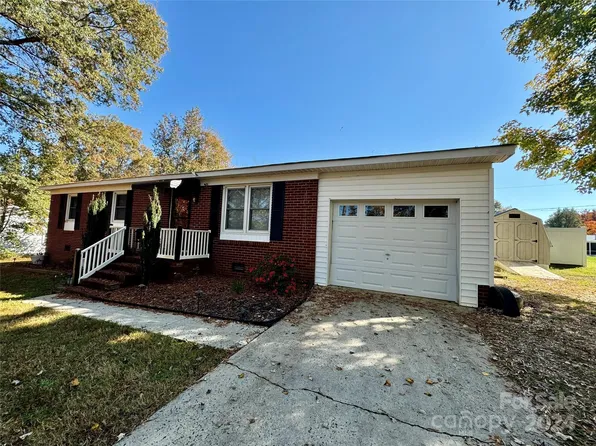 335 Catawba Dr, Salisbury, NC 28147