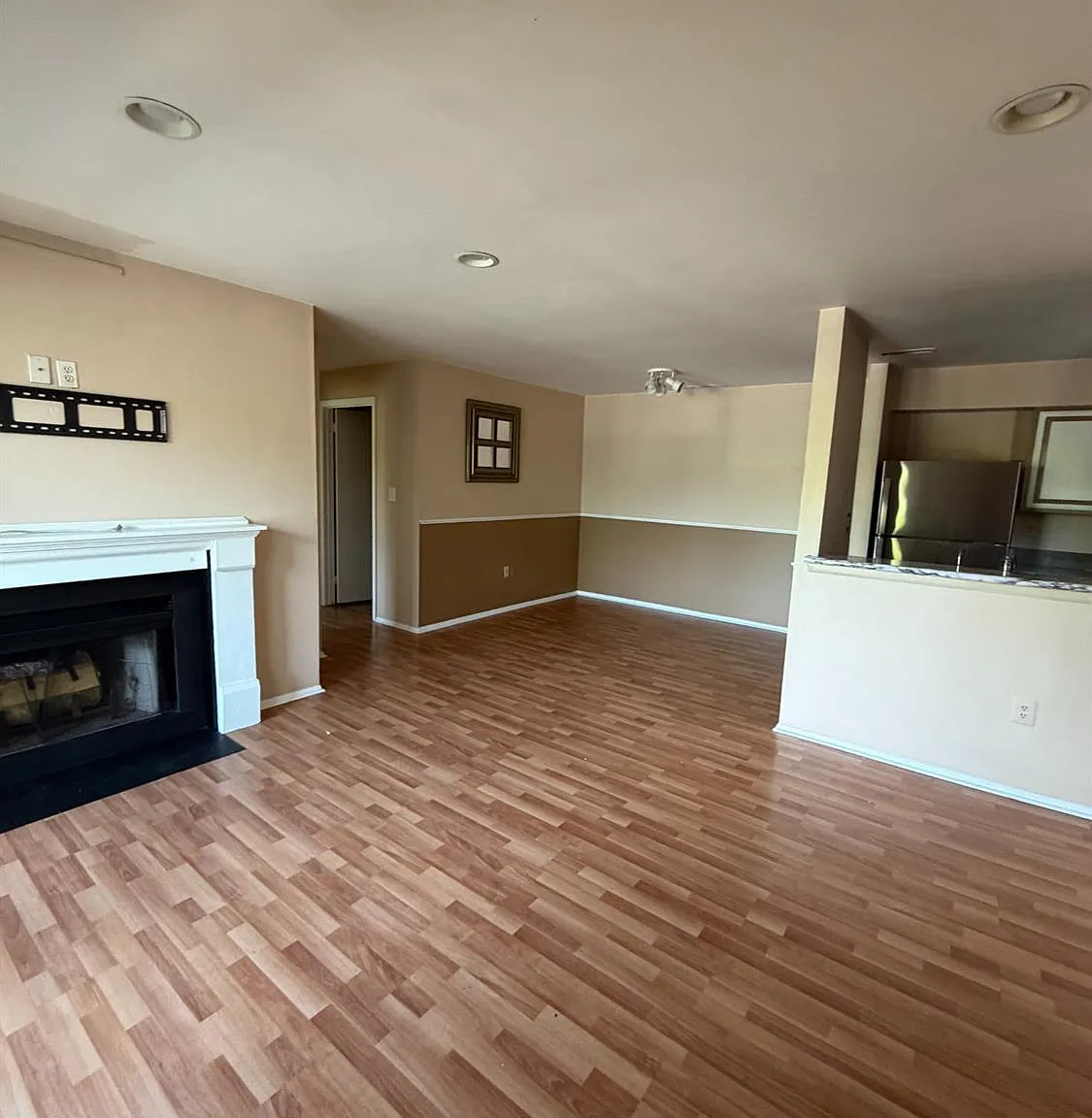 2 bed, 2.0 bath, $2,350 — Photo 3