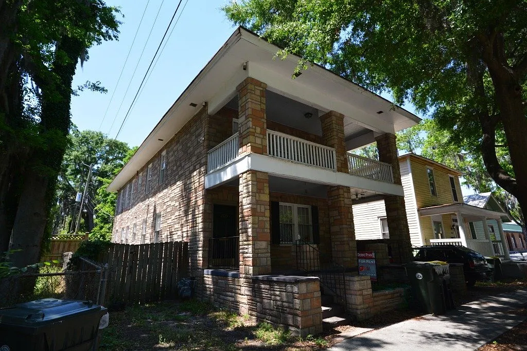 3 bed, 1.0 bath, 1481 sqft, $1,550 — Photo 1