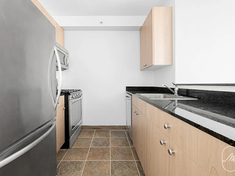 561 10th Ave #44G — Photo 6